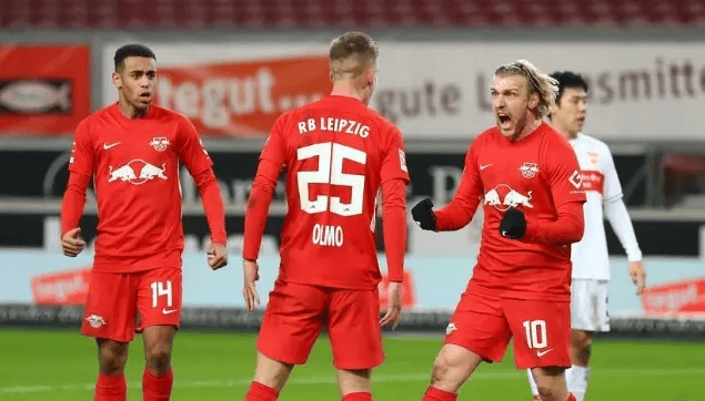 包含刚刚！斯图加特冲刺阶段战术微调斯图加特强势反弹备战NBA季后赛，斯图加特围绕国王杯手感冰凉的词条